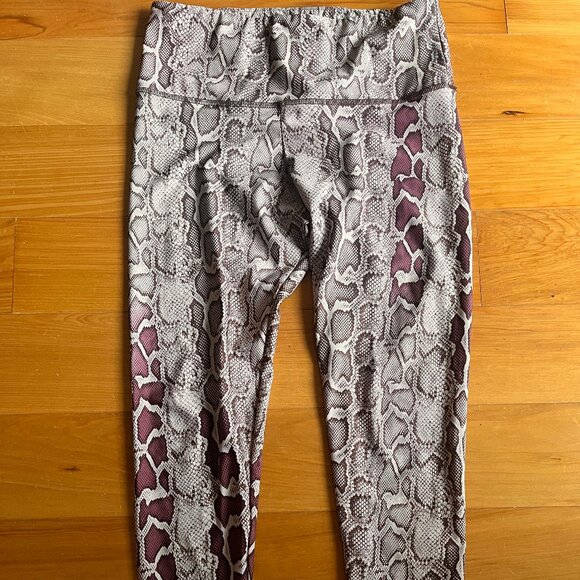 Snakeskin yoga pant & bra set - Picture 5 of 10